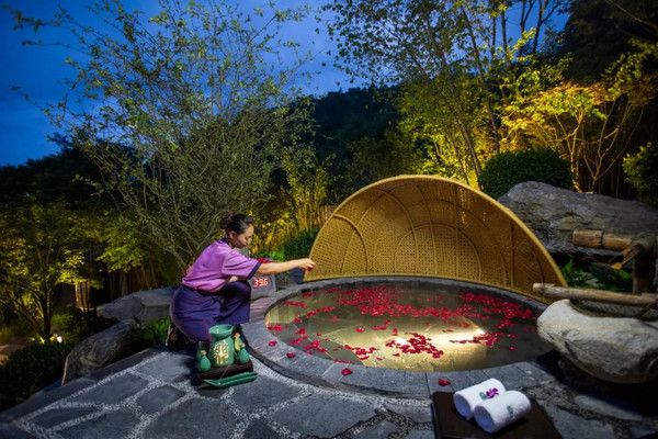 Yunnan Tengcong Spring